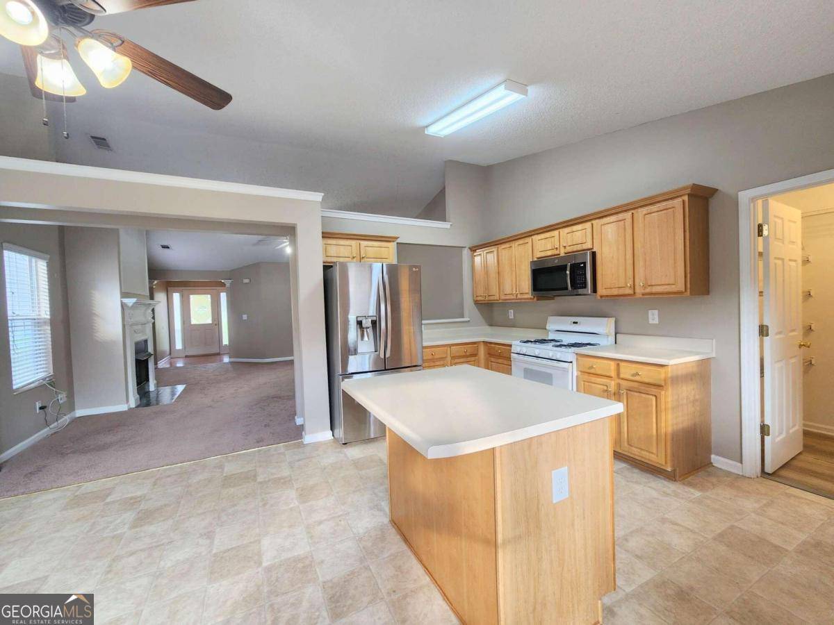 Grayson, GA 30017,2735 Fieldbrook LN