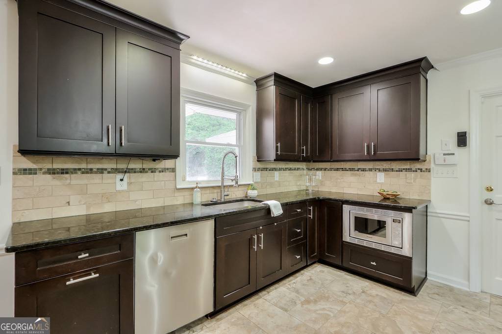 Sandy Springs, GA 30328,115 Landsdowne DR