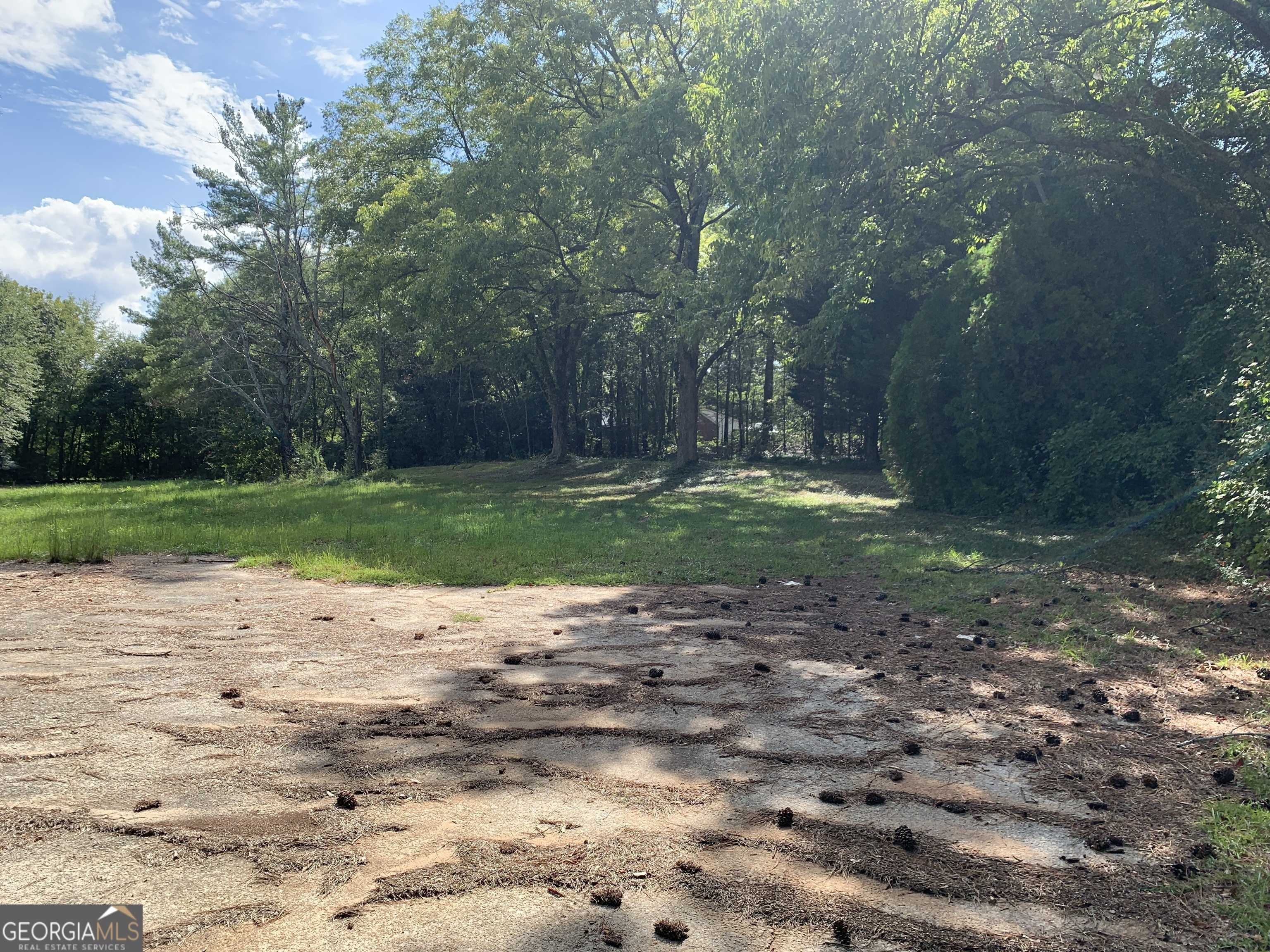 Eastanollee, GA 30538,28 Memorial DR