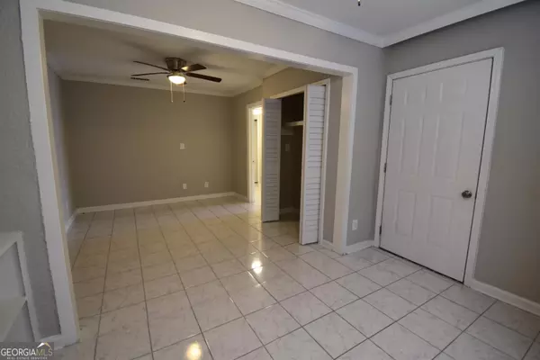 Lithonia, GA 30038,37 Le Parc Fontaine