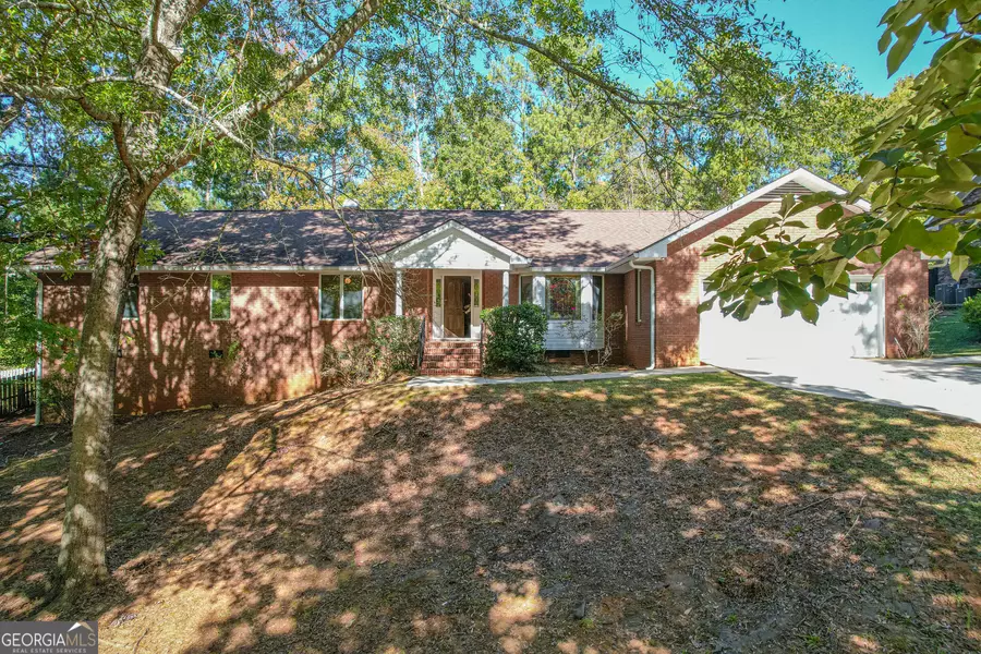 302 Lakeridge, Macon, GA 31211