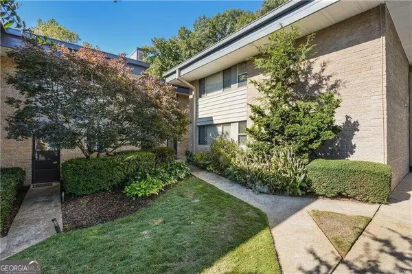 4300 Roswell RD NE #28, Atlanta, GA 30342