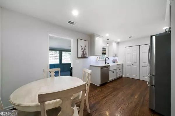 Waleska, GA 30183,401 Rock House RD