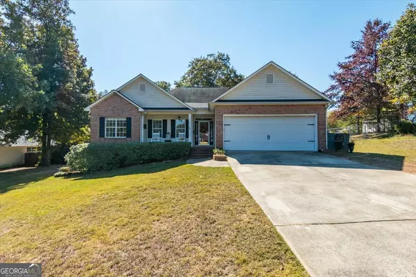 205 Hunters Ridge DR, Byron, GA 31008