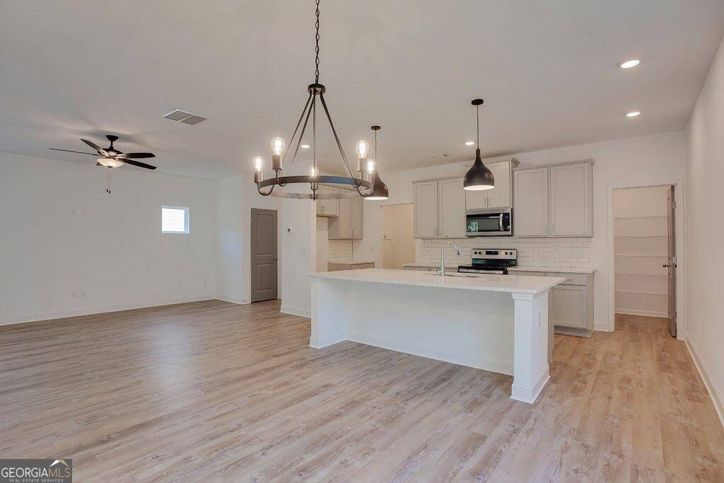 Buford, GA 30519,4275 Easter Lily AVE