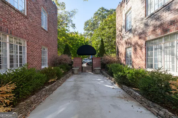 Atlanta, GA 30306,1026 Saint Charles AVE NE ## 1