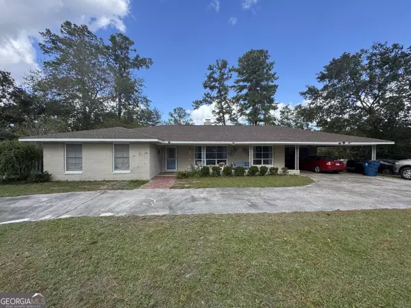 2042 Conway DR, Waycross, GA 31503