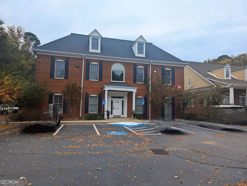 1560 Warsaw RD, Roswell, GA 30076