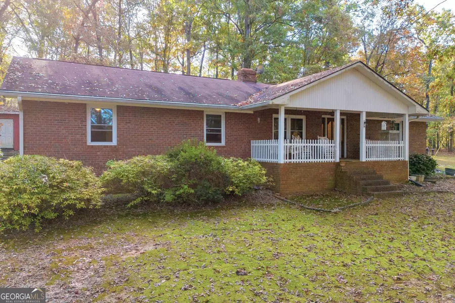 1049 Corbet Chappelear RD, Martin, GA 30557