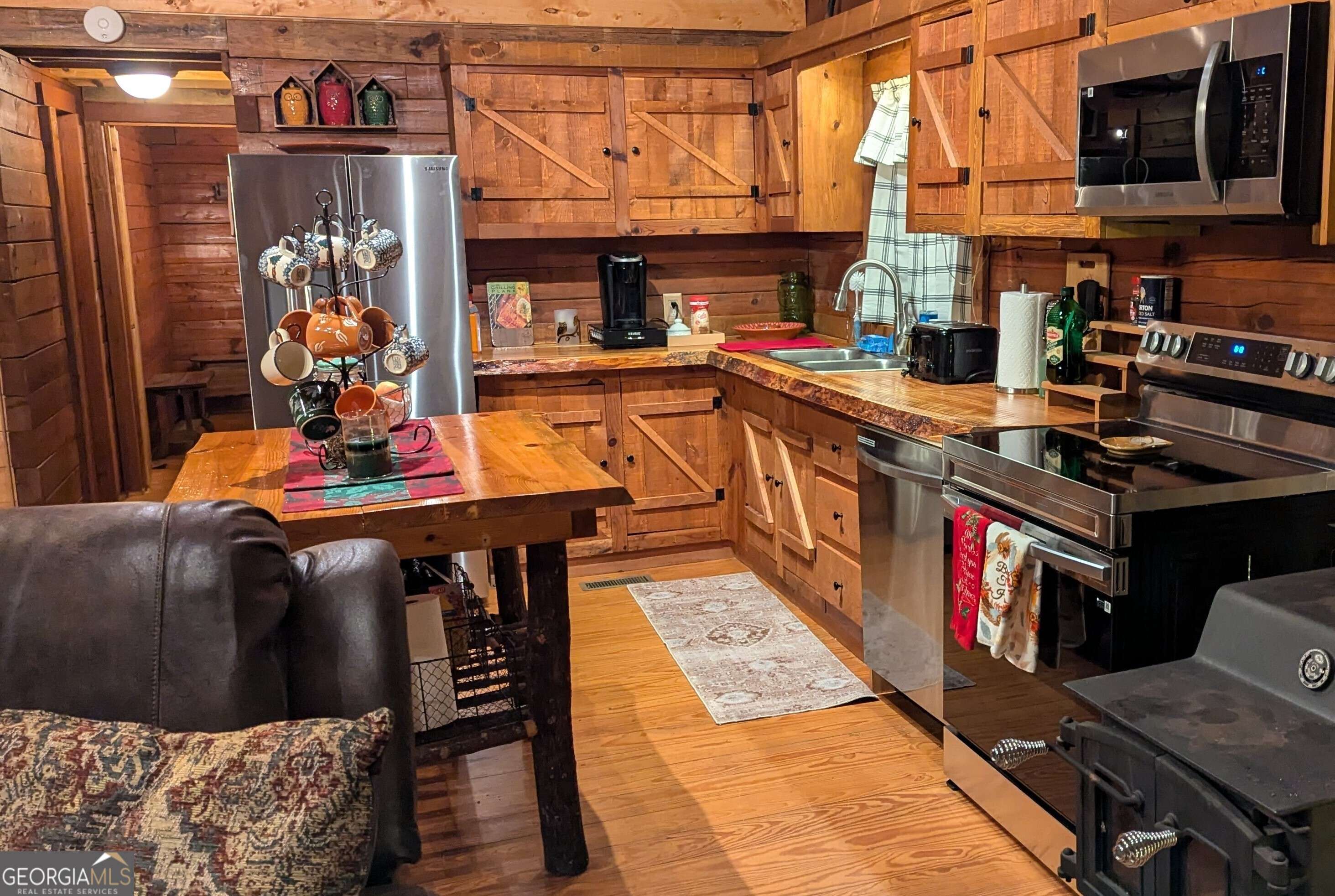 Blairsville, GA 30512,84 Knights Way