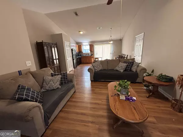 Hawkinsville, GA 31036,18 Woodrow Miller ST