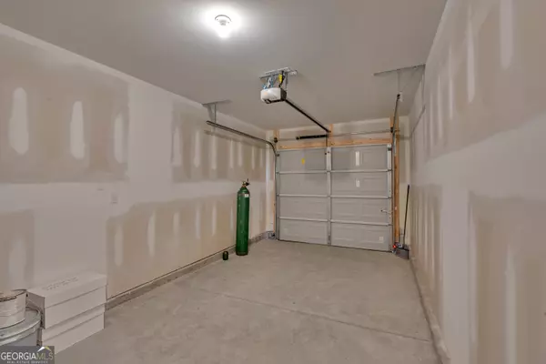 Adairsville, GA 30103,109 Village Green DR