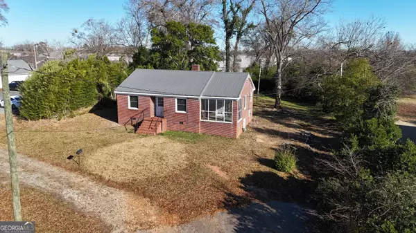 42 College AVE, Elberton, GA 30635