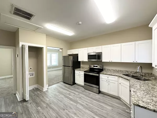 Atlanta, GA 30318,555 Holly ST NW