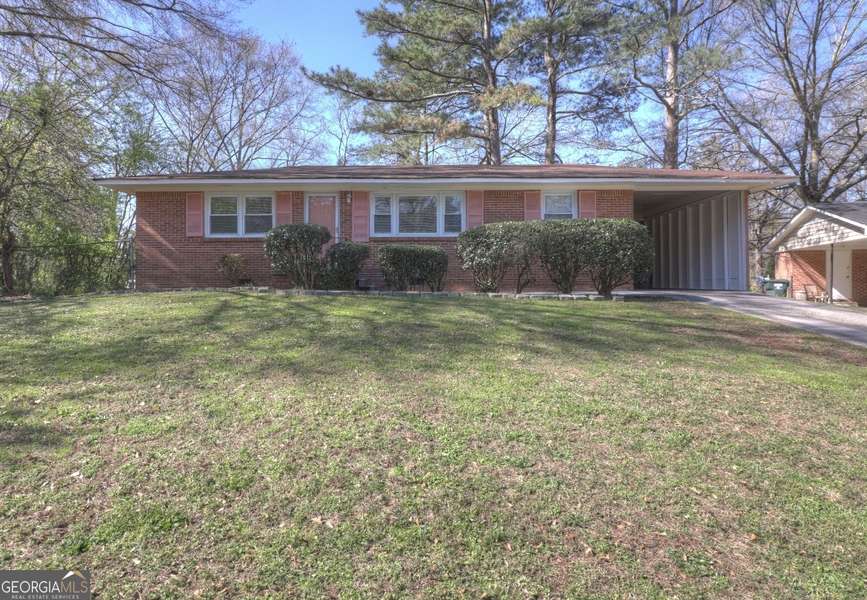 6055 Pineside, College Park, GA 30349