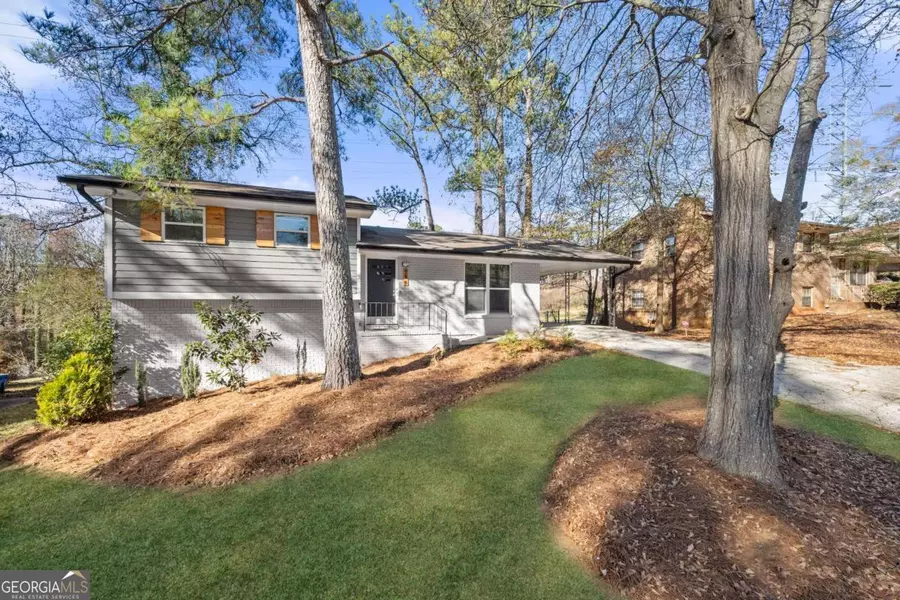 996 Longleaf DR, Forest Park, GA 30297