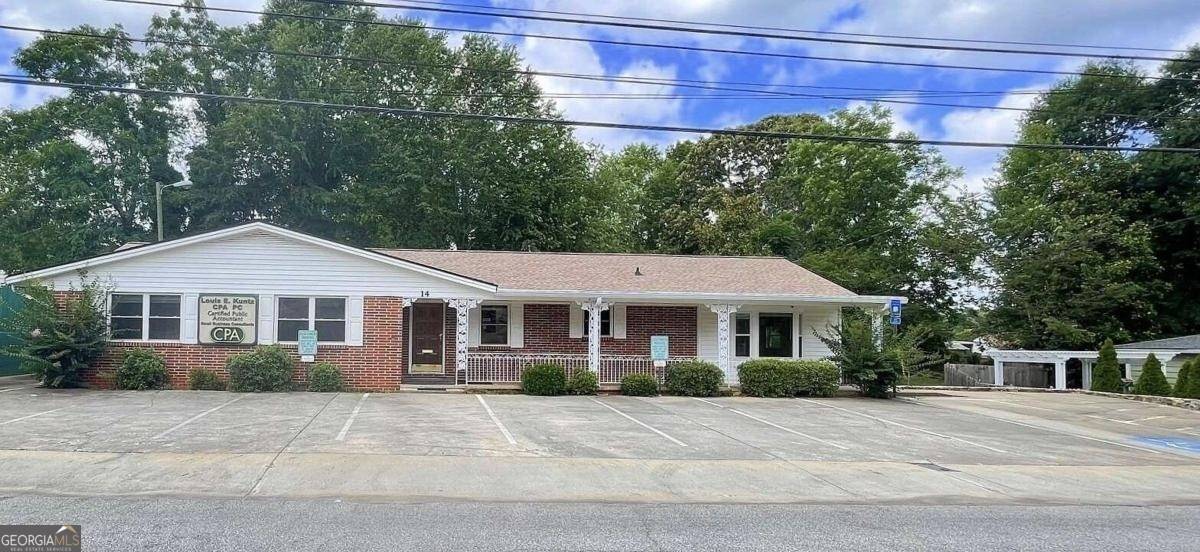 14 Farmer ST, Newnan, GA 30263
