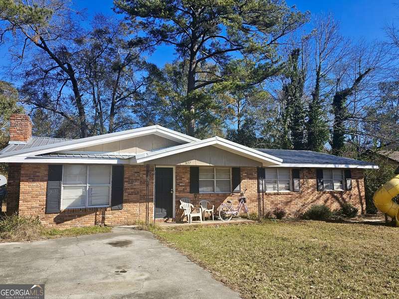 1437 Peach, Dublin, GA 31021