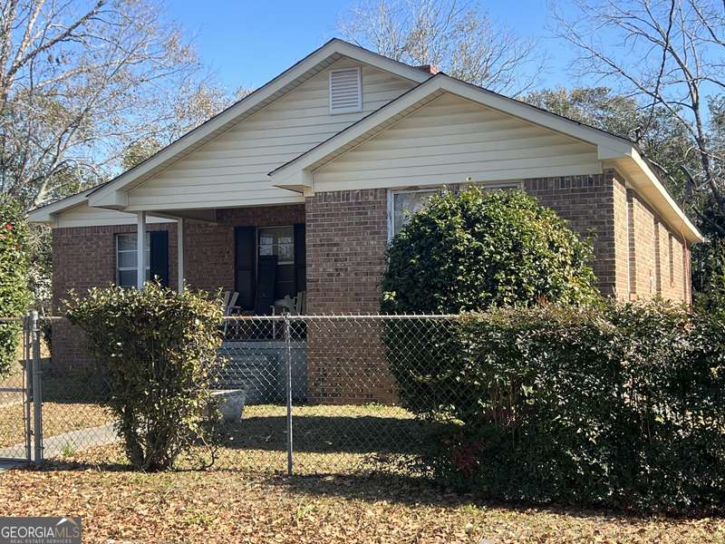 106 Floyd, Statesboro, GA 30458