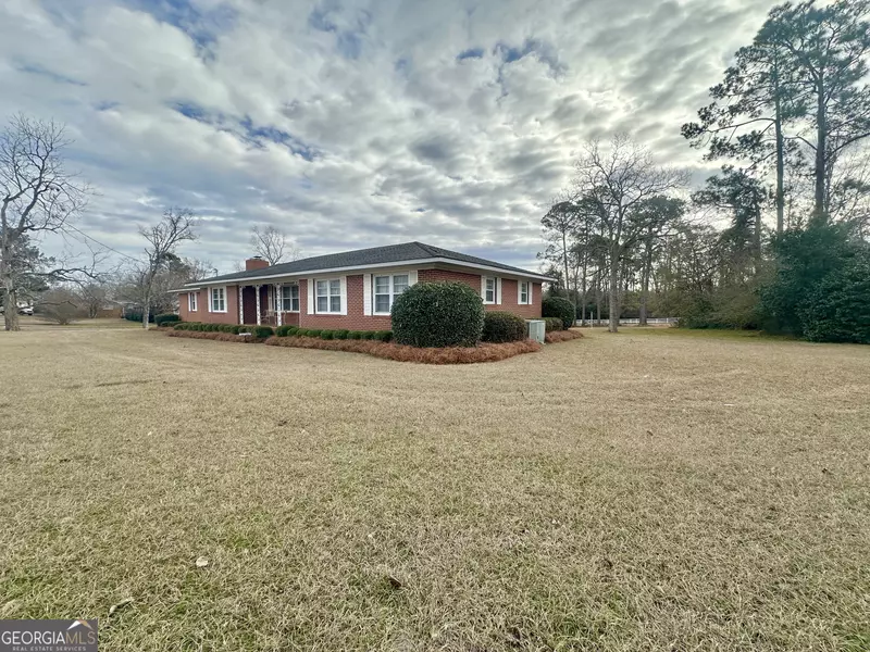 73 S Eastman Avenue, Mcrae-helena, GA 31055
