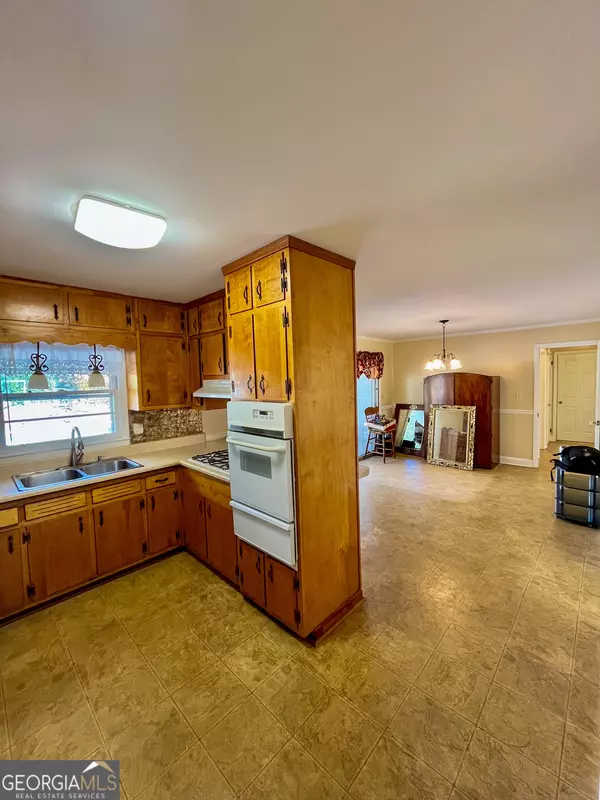 Forest Park, GA 30297,626 Barksdale DR
