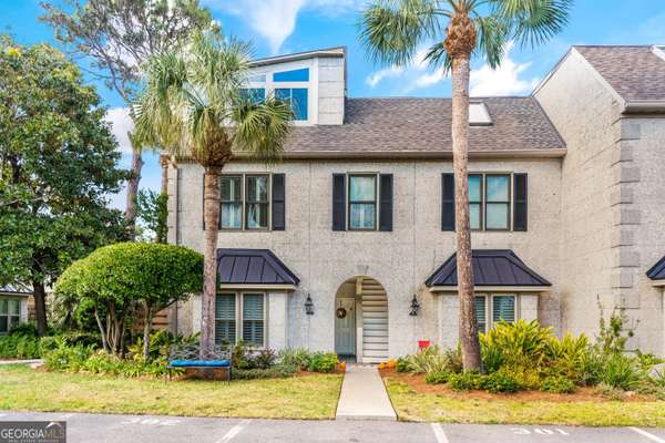 1035 Beachview DR #APT 201, St. Simons, GA 31522