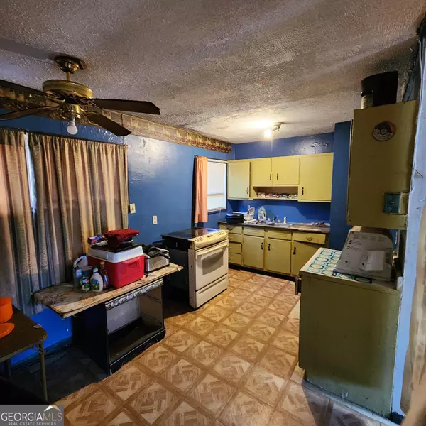 Macon, GA 31206,2431 Vivian DR
