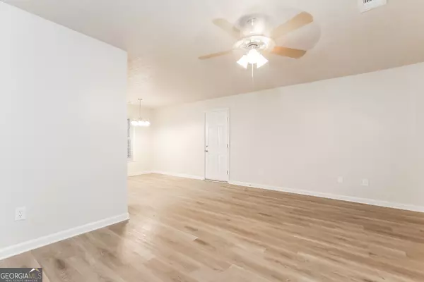 Hampton, GA 30228,11 George ST