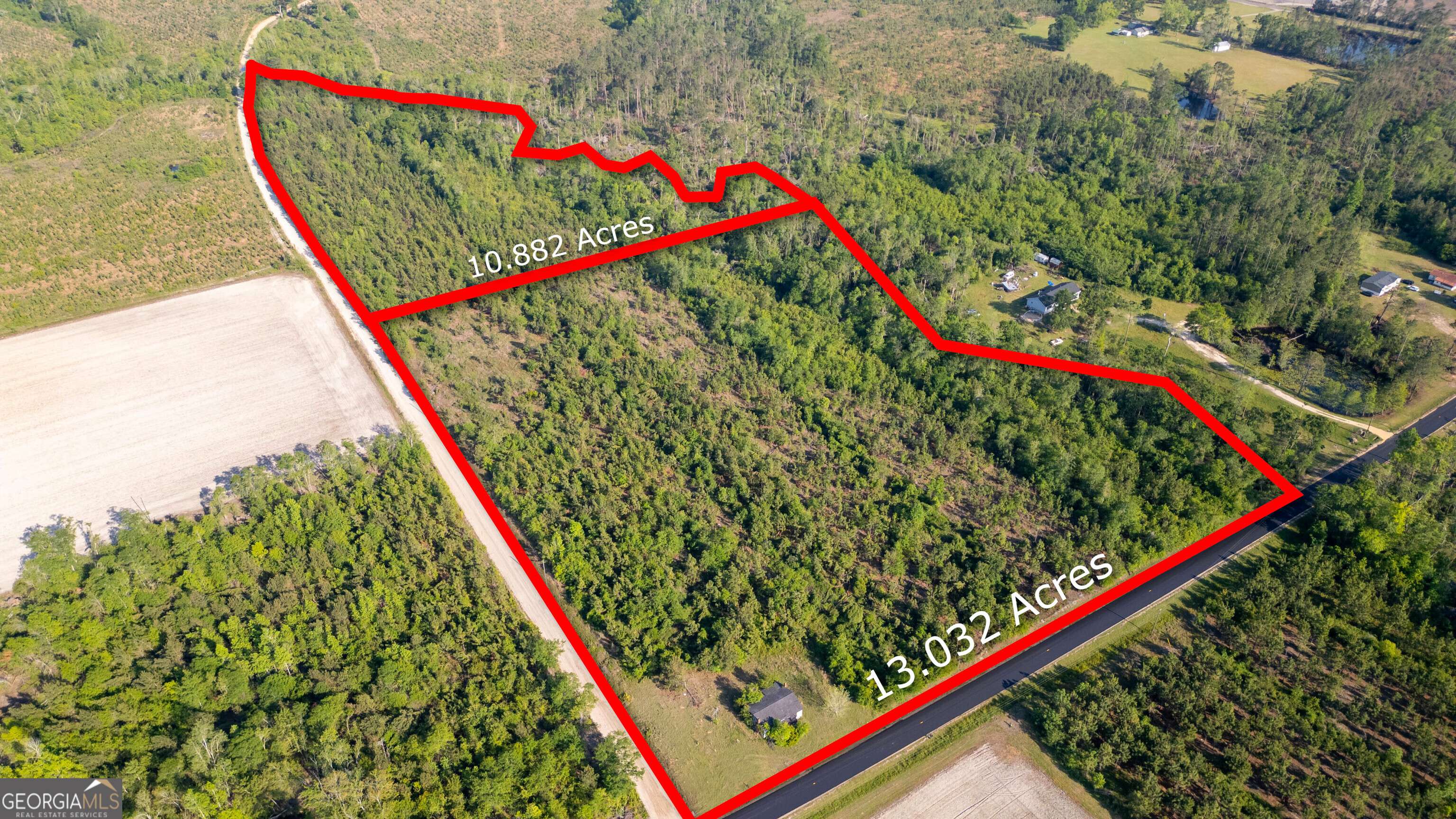 215 Spell RD, Hazlehurst, GA 31539
