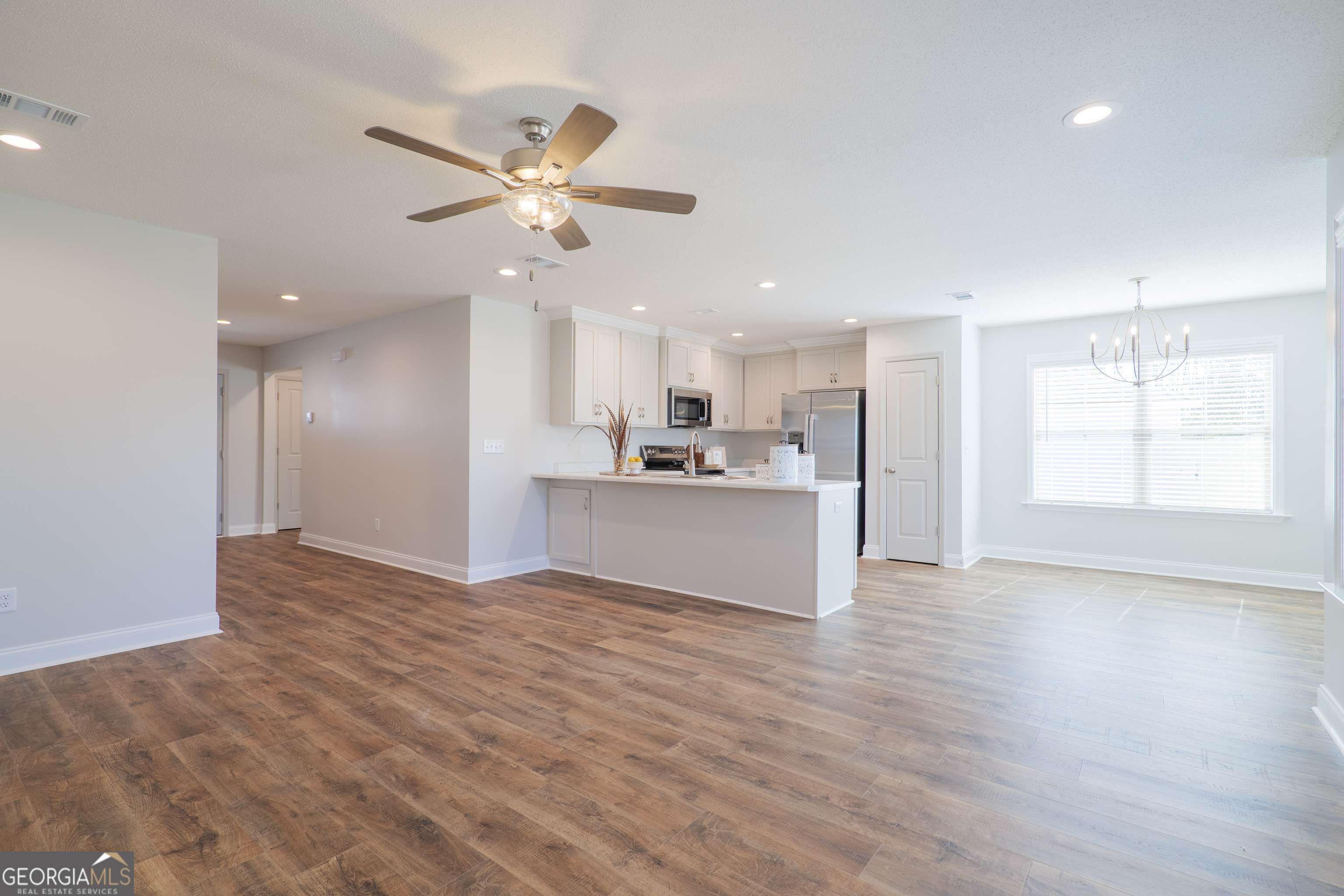 Ray City, GA 31645,16 Red Oak Street