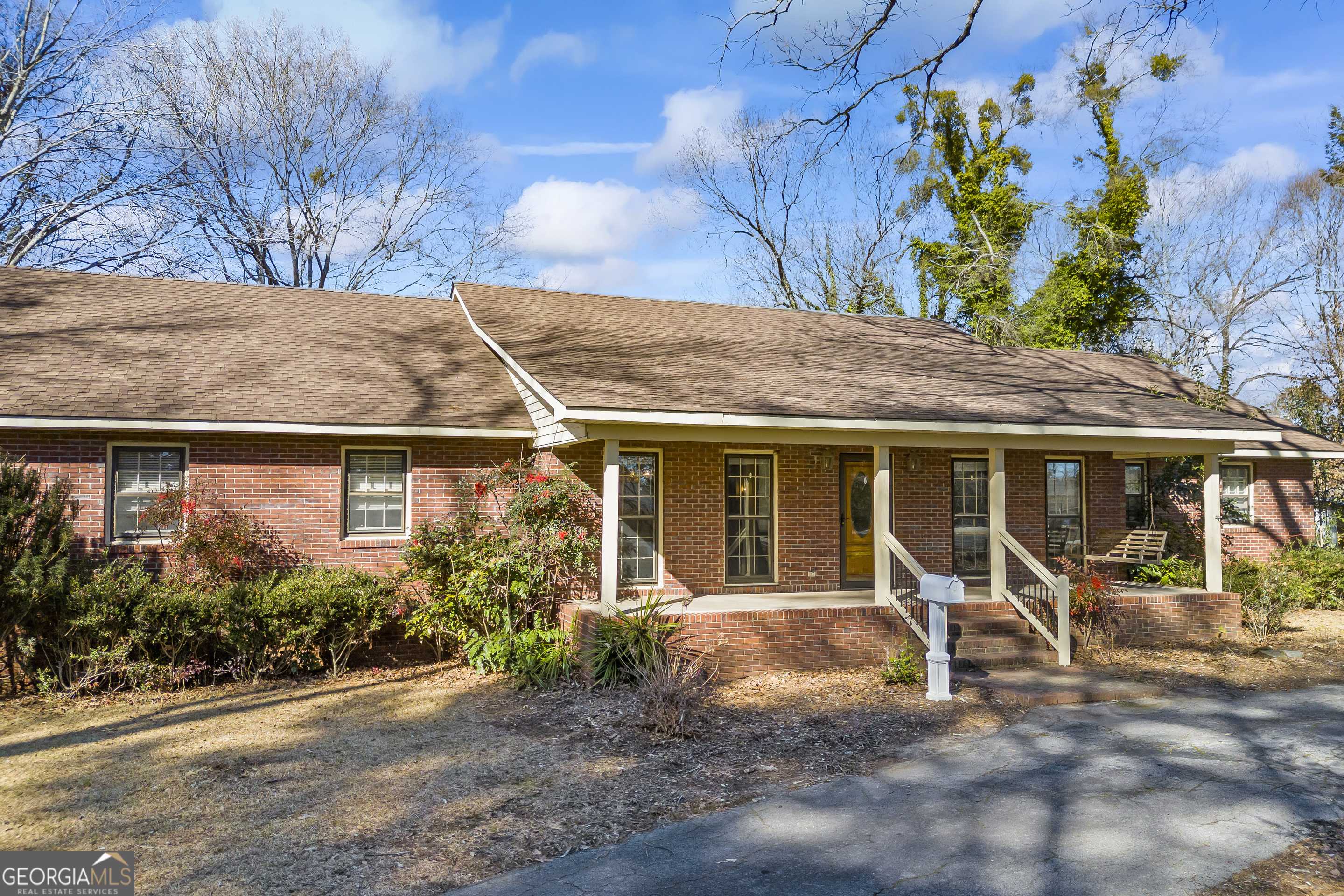 Toccoa, GA 30577,215 Bellvue DR