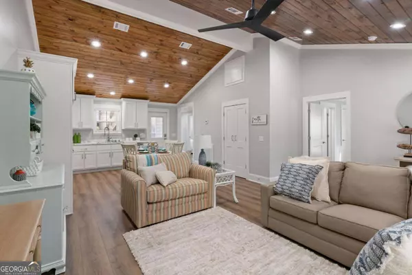 1471 River RD, Townsend, GA 31331