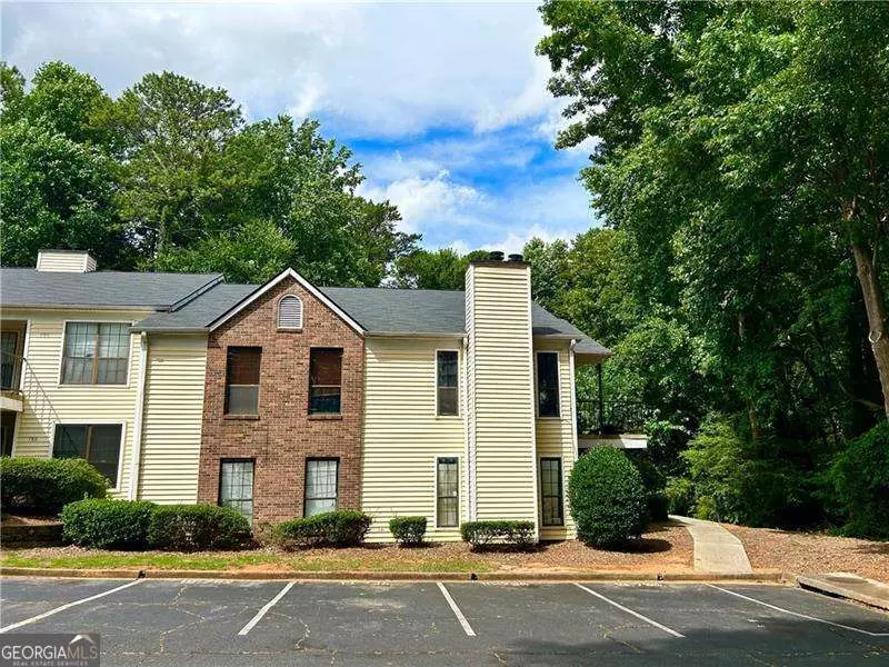 798 Windchase LN, Stone Mountain, GA 30083