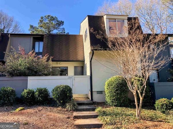 174 Woodstone, Athens, GA 30605