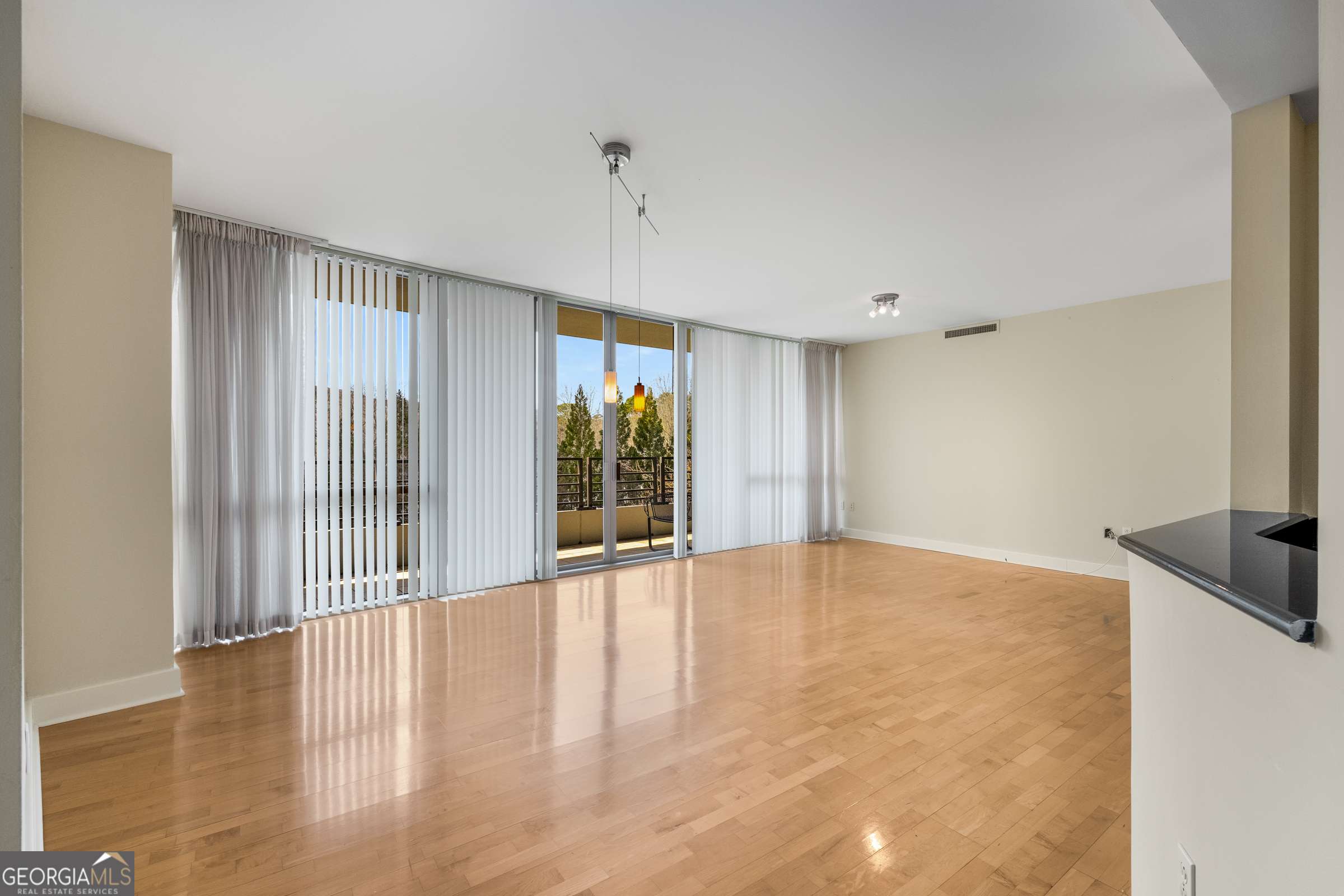 Atlanta, GA 30326,700 Park Regency PL NE #606