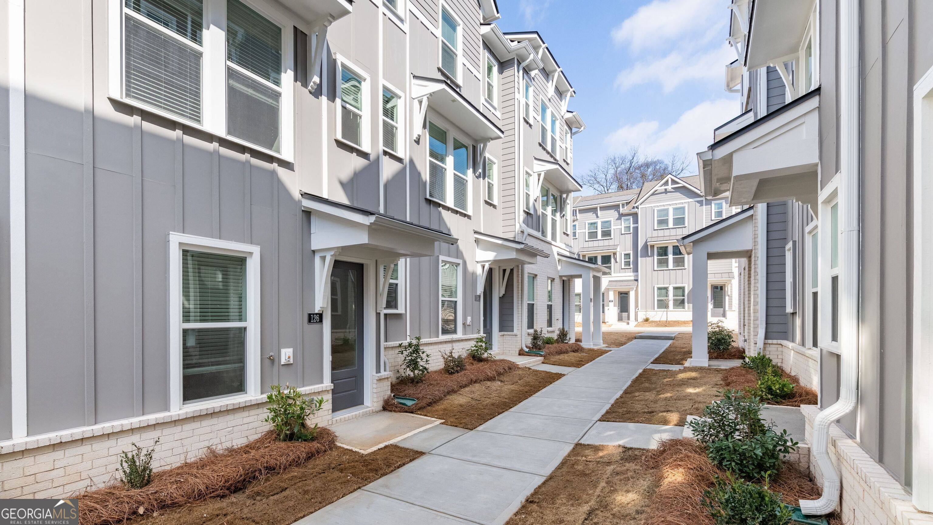 127 Silvia LN #25, Hapeville, GA 30354