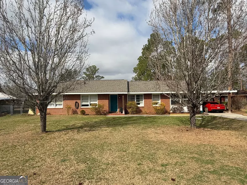 82 Lucerne ST, Baxley, GA 31513