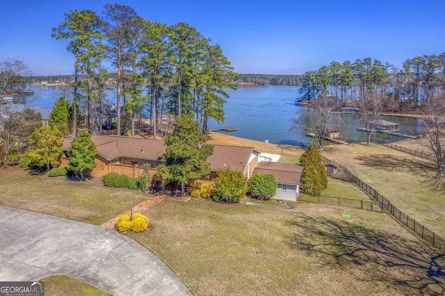 185 E Lakeview DR NE, Milledgeville, GA 31061