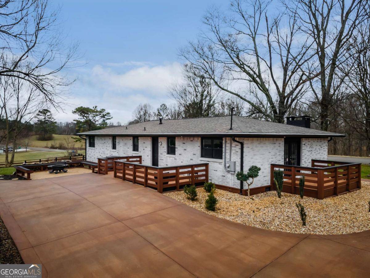 Fairmount, GA 30139,9351 Henderson Mountain RD