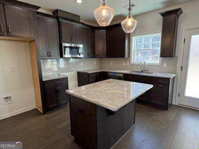 Perry, GA 31069,417 Dog Fennel LN