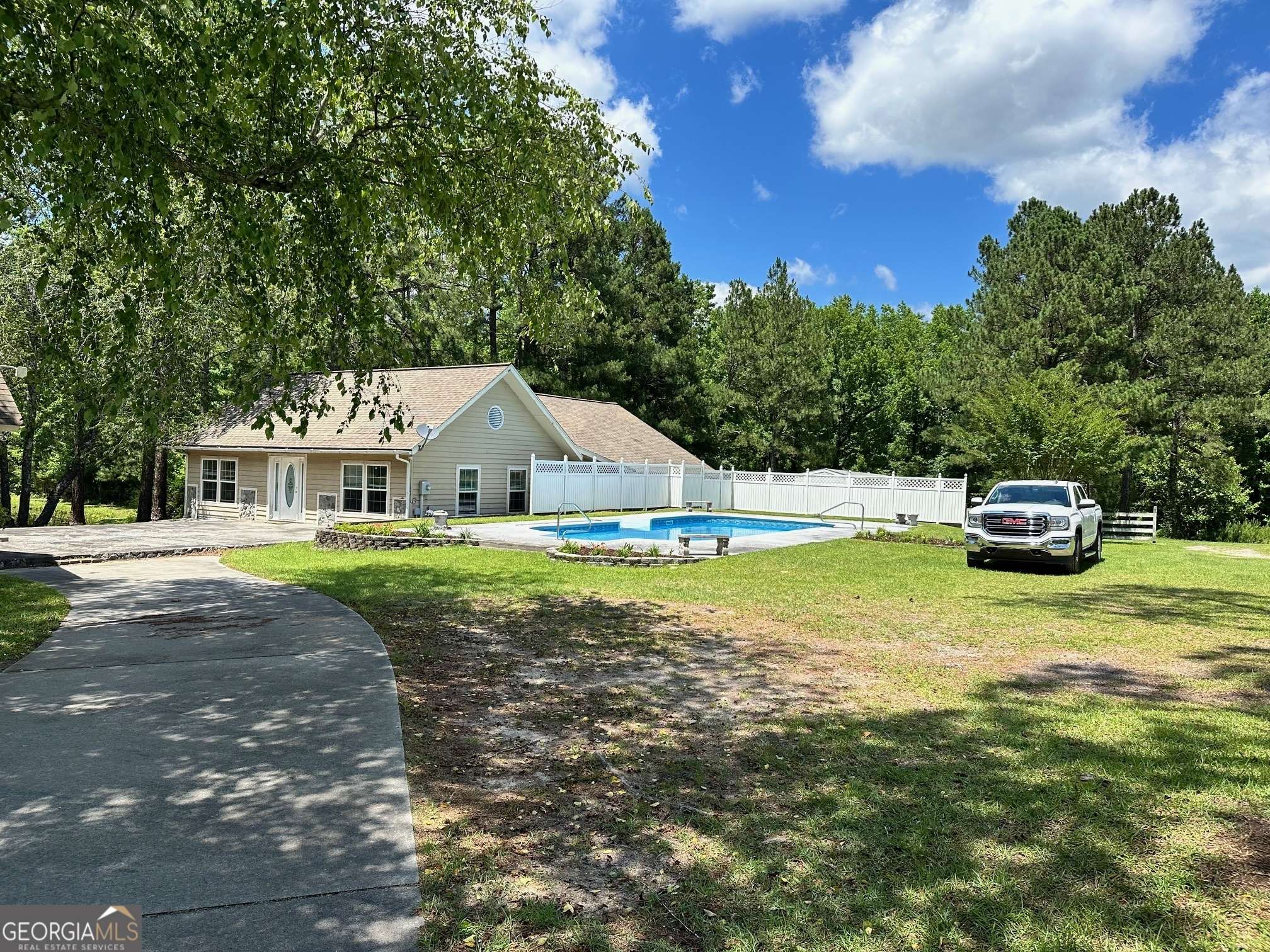Adrian, GA 31002,87 Georgia AVE