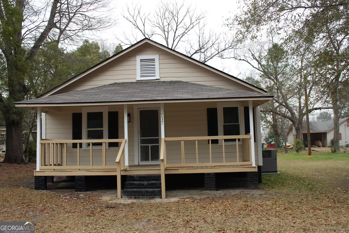 Tifton, GA 31794,717 College AVE S