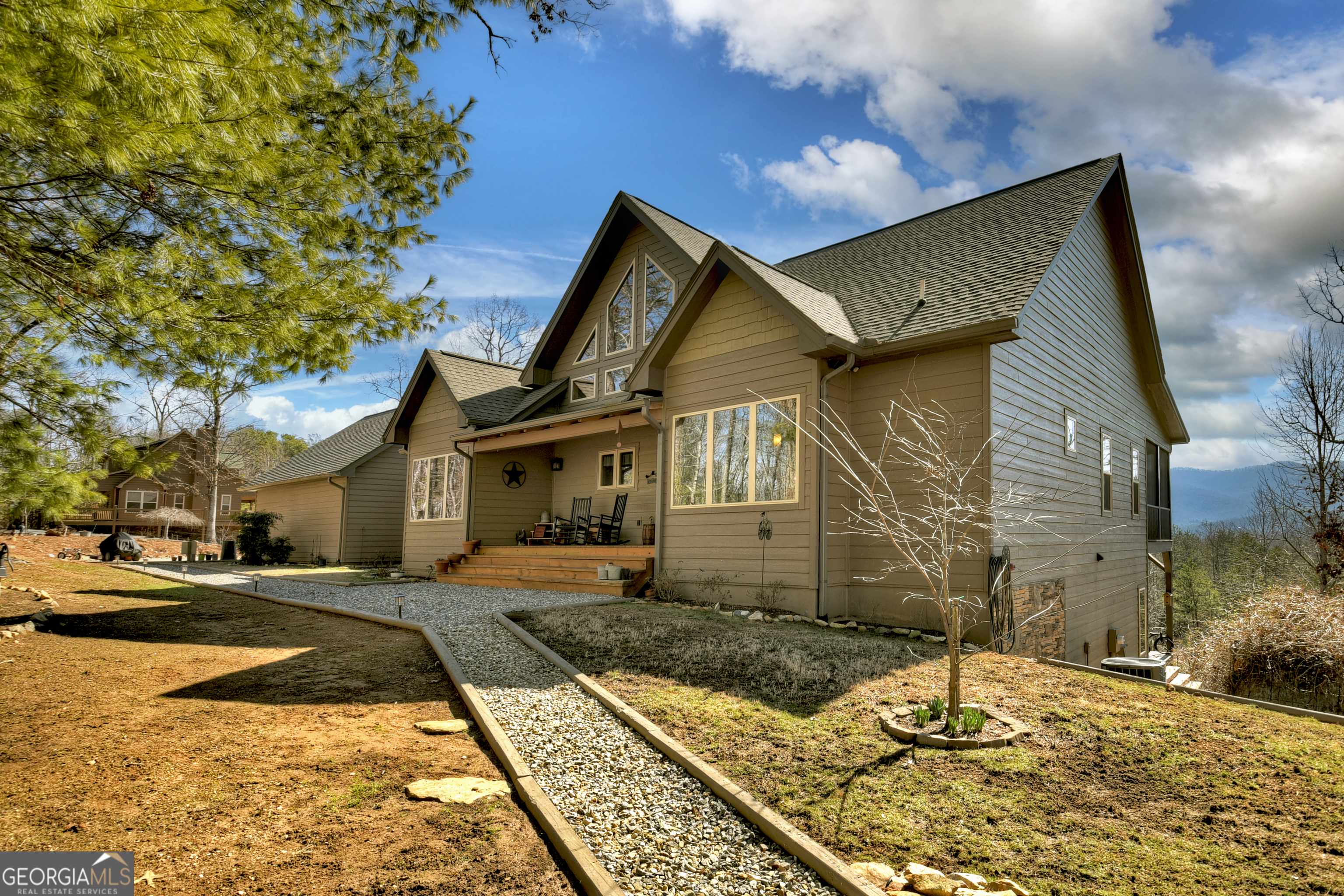 Young Harris, GA 30582,680 Ray DR