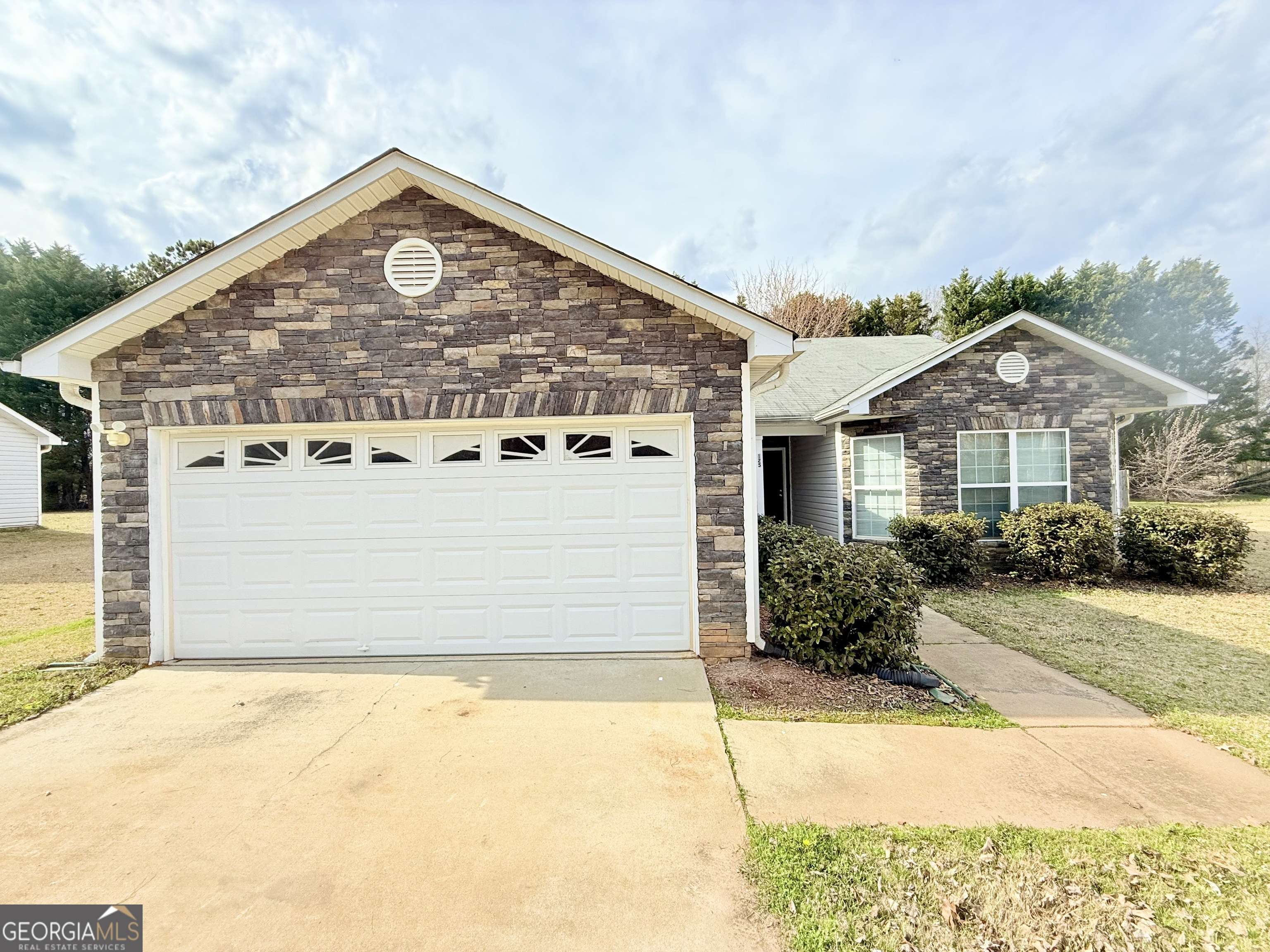 125 Whistle WAY, Locust Grove, GA 30248