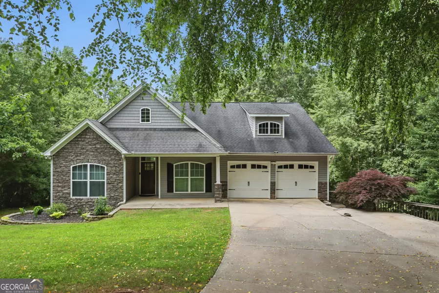 825 Signature DR, Mount Airy, GA 30563