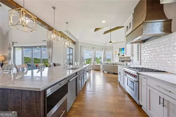 Toccoa, GA 30577,81 Lookout PT