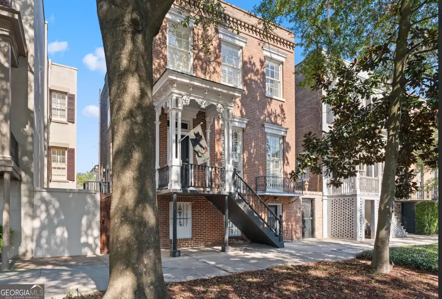 204 E Liberty ST, Savannah, GA 31401