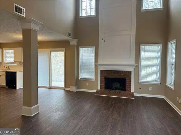 Sugar Hill, GA 30518,875 Under CT