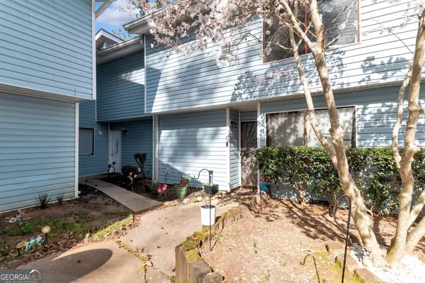 922 Lakewood LN,  Jonesboro,  GA 30238