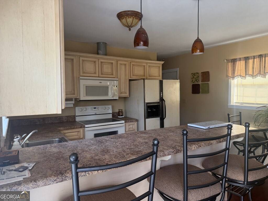 Abbeville, AL 36310,244 Cove DR